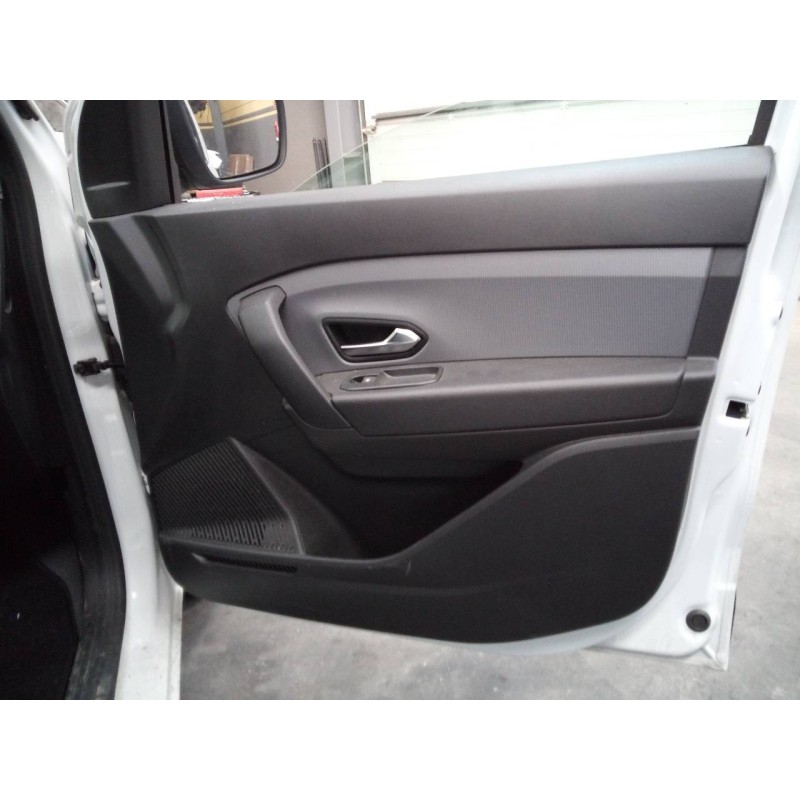 Recambio de guarnecido puerta delantera derecha para dacia dokker express ambiance referencia OEM IAM   