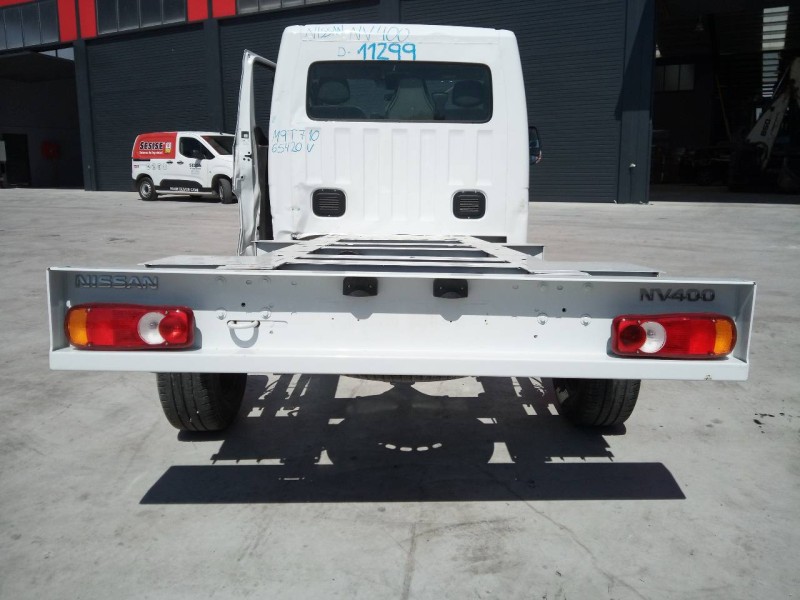 Recambio de paragolpes trasero para nissan nv400 pritsche l2h1 3,5t referencia OEM IAM   