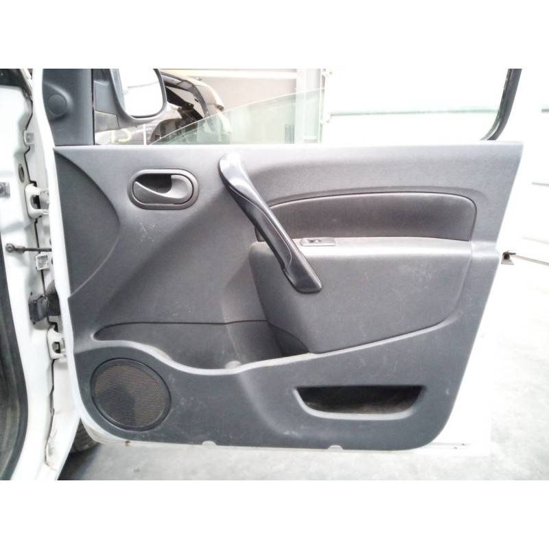 Recambio de guarnecido puerta delantera derecha para renault kangoo z.e. maxi 5-sitzer referencia OEM IAM   