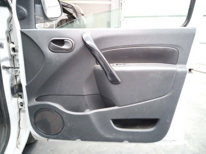 Recambio de guarnecido puerta delantera derecha para renault kangoo z.e. maxi 5-sitzer referencia OEM IAM   