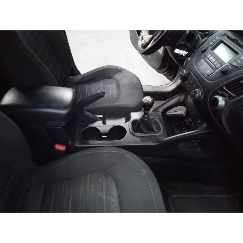 Recambio de consola central para hyundai ix35 style 2wd referencia OEM IAM   
