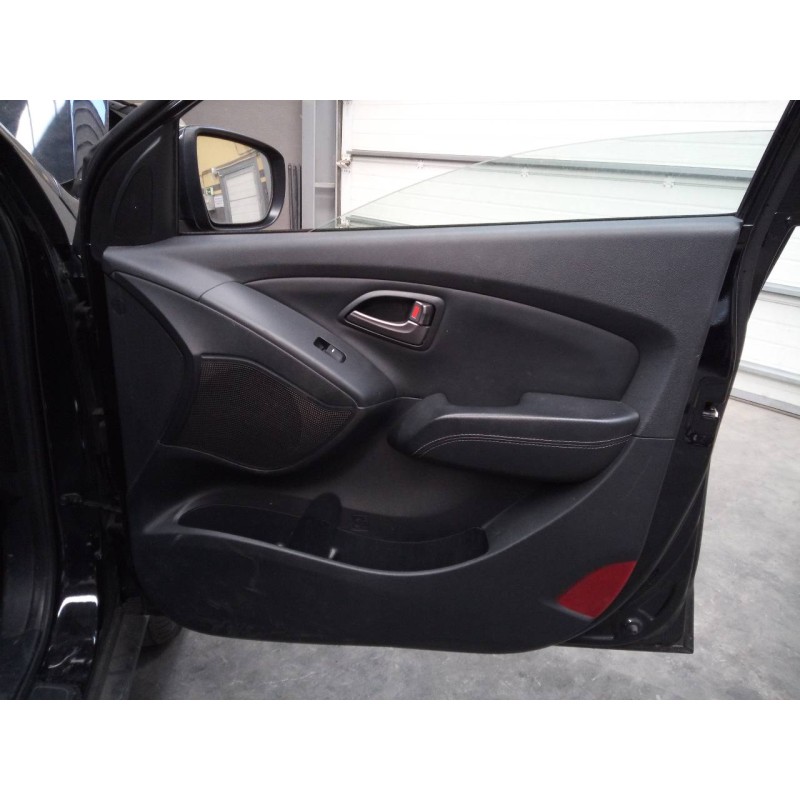Recambio de guarnecido puerta delantera derecha para hyundai ix35 style 2wd referencia OEM IAM   