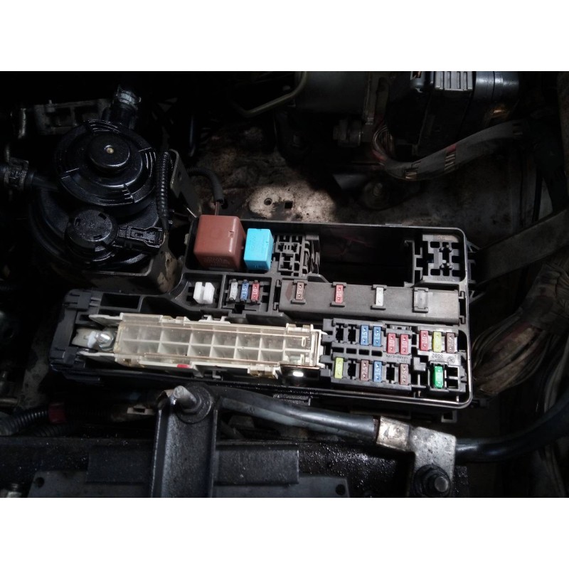 Recambio de caja reles / fusibles para toyota hilux (kun) double cab 4x4 referencia OEM IAM   