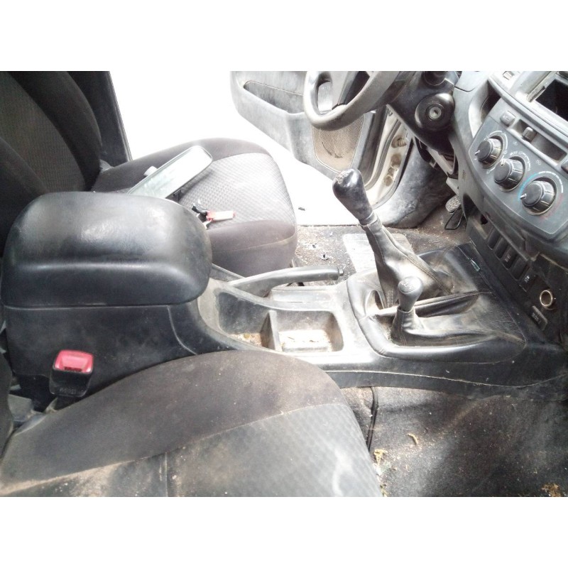 Recambio de consola central para toyota hilux (kun) double cab 4x4 referencia OEM IAM   