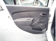 Recambio de guarnecido puerta trasera izquierda para dacia sandero stepway referencia OEM IAM   