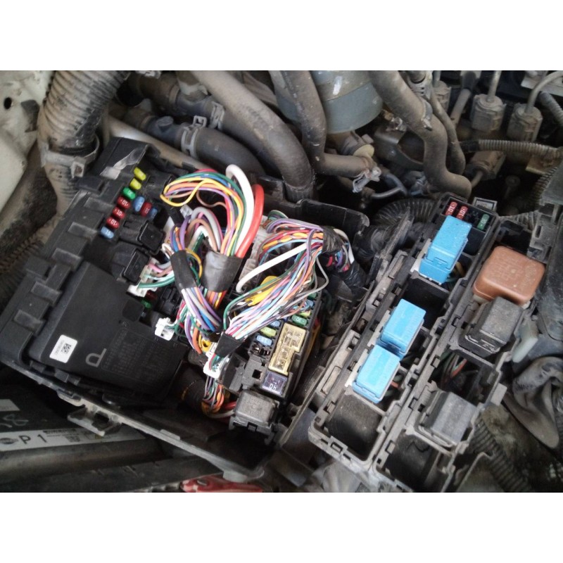 Recambio de caja reles / fusibles para nissan navara pick-up (d40m) doble cab fe 4x4 referencia OEM IAM   