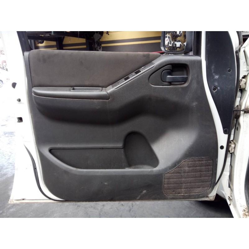 Recambio de guarnecido puerta delantera izquierda para nissan navara pick-up (d40m) doble cab fe 4x4 referencia OEM IAM   