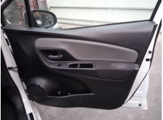 Recambio de guarnecido puerta delantera derecha para toyota yaris hybrid active referencia OEM IAM   