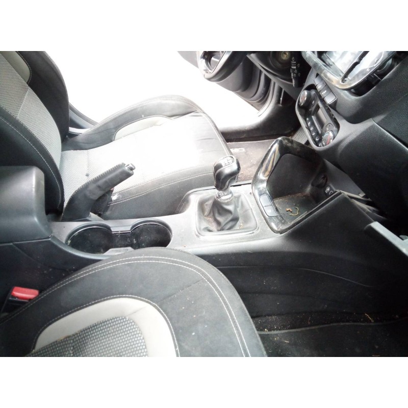 Recambio de consola central para kia cee´d drive referencia OEM IAM   