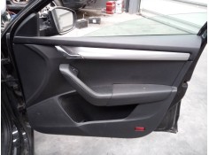 GUARNECIDO PUERTA DELANTERA DERECHA 