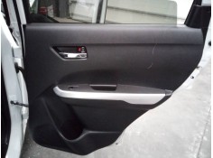 GUARNECIDO PUERTA TRASERA DERECHA 