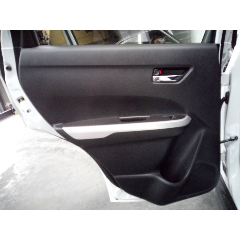 Recambio de guarnecido puerta trasera izquierda para suzuki vitara 1.4 s 4x4 referencia OEM IAM   