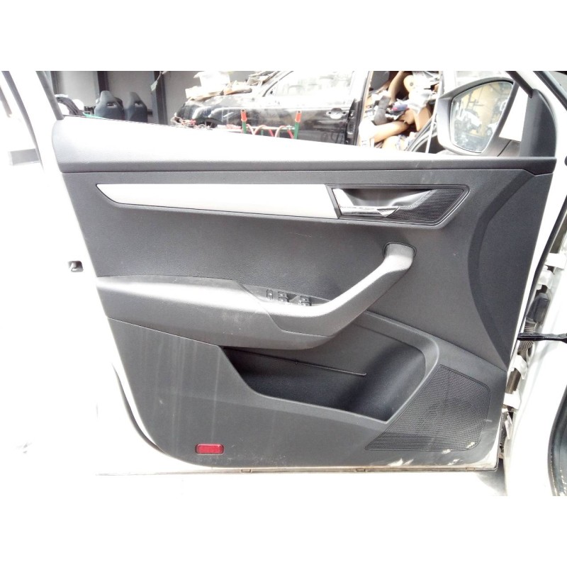 Recambio de guarnecido puerta delantera izquierda para skoda karoq (nu) ambition 4x4 referencia OEM IAM   