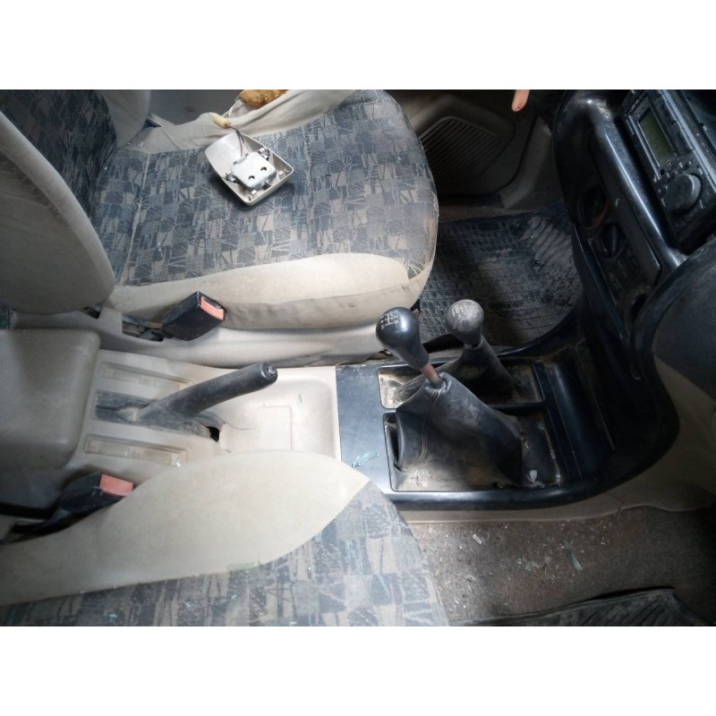 Recambio de consola central para nissan terrano/terrano.ii (r20) comfort referencia OEM IAM   