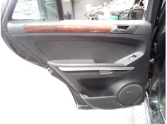 GUARNECIDO PUERTA TRASERA IZQUIERDA 