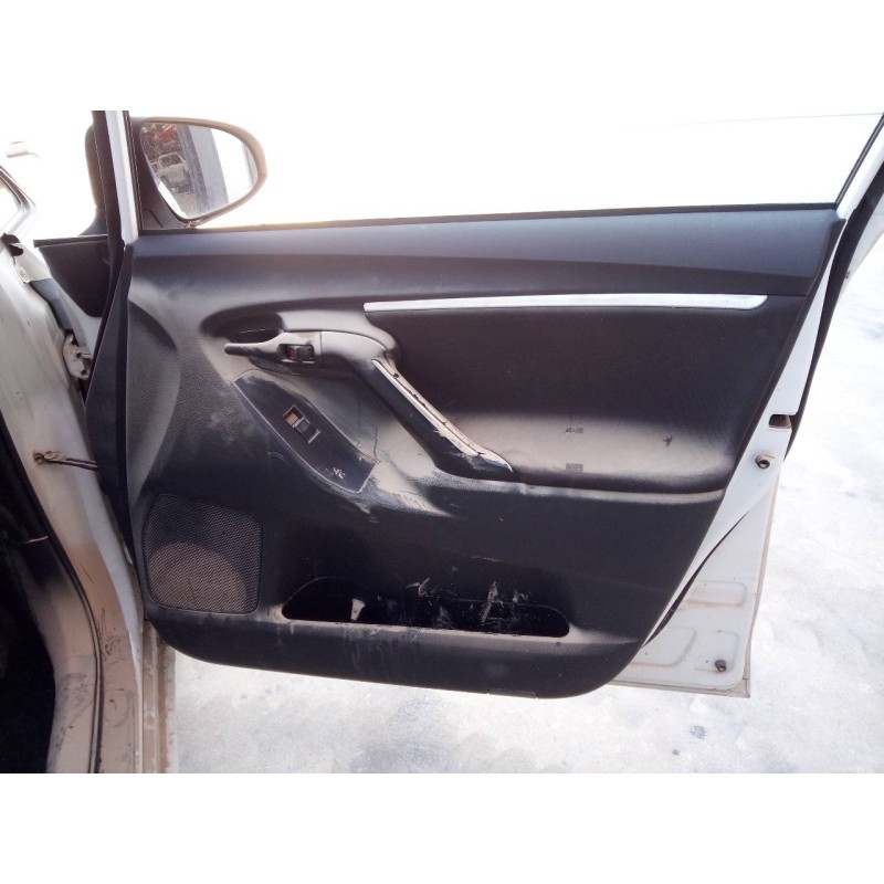Recambio de guarnecido puerta delantera derecha para toyota verso advance referencia OEM IAM   