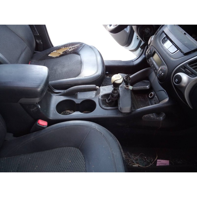 Recambio de consola central para hyundai ix35 tecno 2wd referencia OEM IAM   