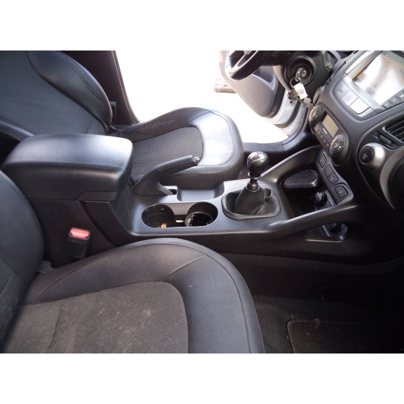 Recambio de consola central para hyundai ix35 tecno 2wd referencia OEM IAM   