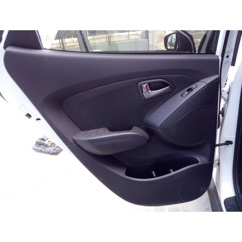 Recambio de guarnecido puerta trasera izquierda para hyundai ix35 tecno 2wd referencia OEM IAM   