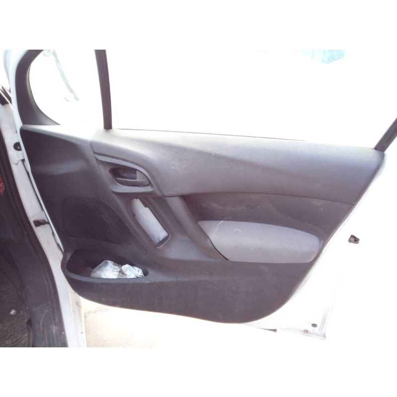 Recambio de guarnecido puerta delantera derecha para citroen c3 collection referencia OEM IAM   