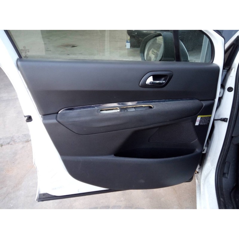 Recambio de guarnecido puerta delantera izquierda para peugeot 5008 allure referencia OEM IAM   