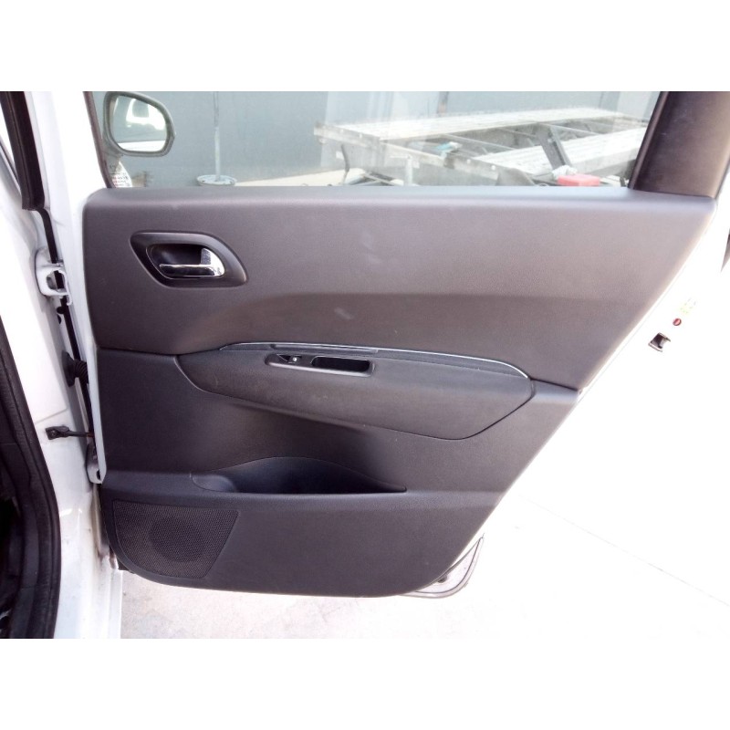 Recambio de guarnecido puerta trasera derecha para peugeot 5008 allure referencia OEM IAM   