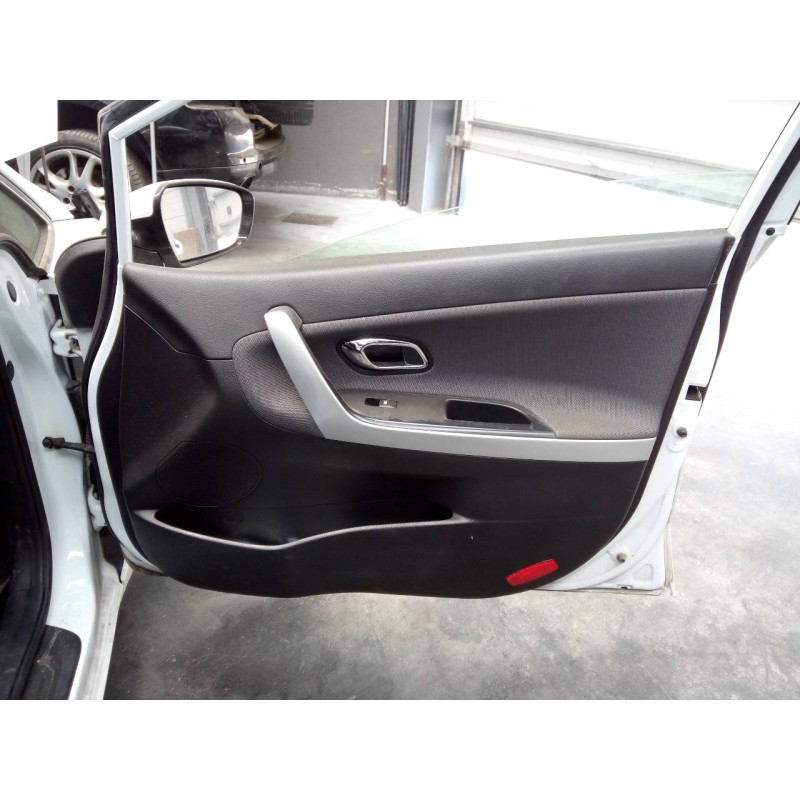 Recambio de guarnecido puerta delantera derecha para kia cee´d drive referencia OEM IAM   