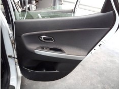 GUARNECIDO PUERTA TRASERA DERECHA 