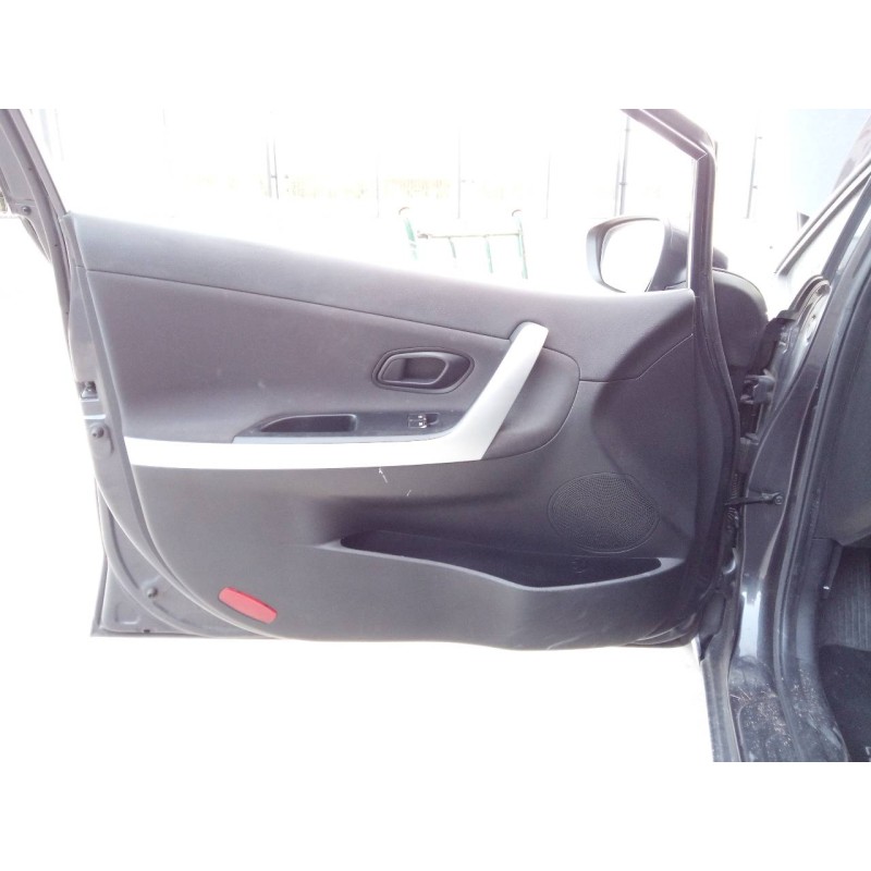 Recambio de guarnecido puerta delantera izquierda para kia cee´d drive referencia OEM IAM   