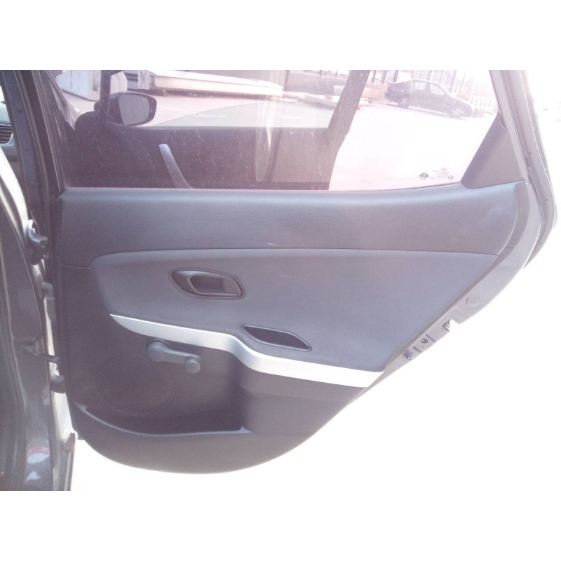 Recambio de guarnecido puerta trasera derecha para kia cee´d drive referencia OEM IAM   