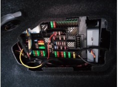 CAJA RELES / FUSIBLES 