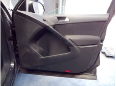 GUARNECIDO PUERTA DELANTERA DERECHA 