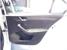 GUARNECIDO PUERTA TRASERA DERECHA 