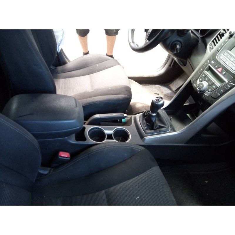 Recambio de consola central para hyundai i30 (gd) trend referencia OEM IAM   
