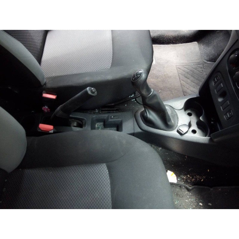 Recambio de consola central para dacia sandero stepway referencia OEM IAM   