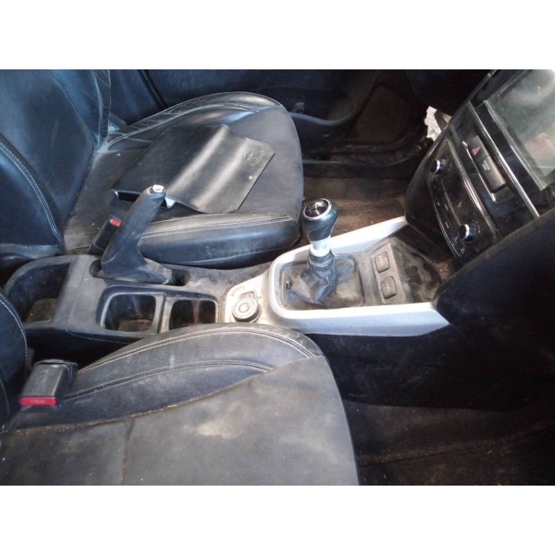 Recambio de consola central para suzuki vitara 1.6 ddis gle 4x4 referencia OEM IAM   
