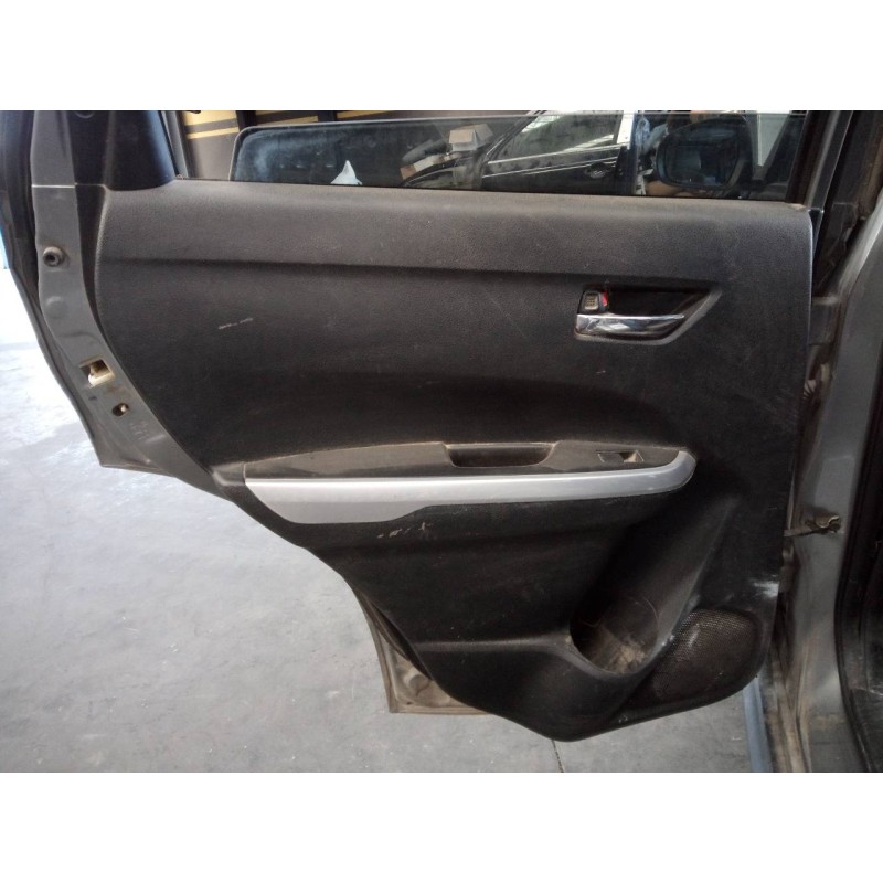 Recambio de guarnecido puerta trasera izquierda para suzuki vitara 1.6 ddis gle 4x4 referencia OEM IAM   