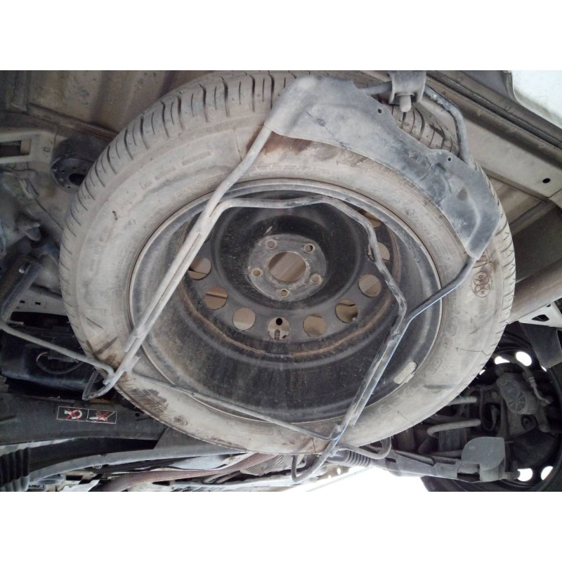 Recambio de neumatico repuesto para opel combo life edition referencia OEM IAM 205/60/16  