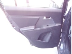 Recambio de guarnecido puerta trasera izquierda para kia sportage drive 4x2 referencia OEM IAM   