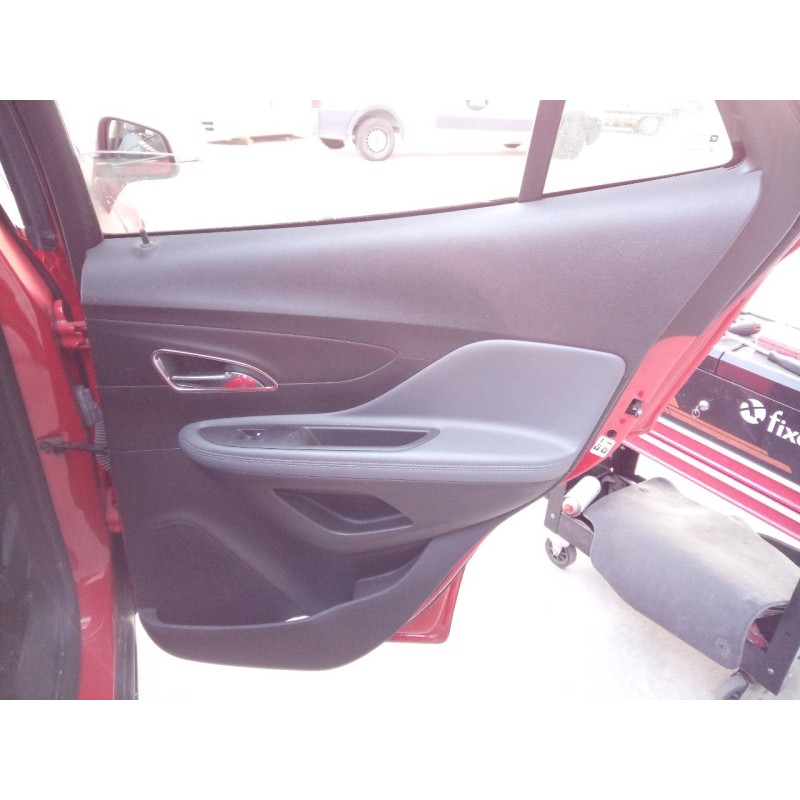 Recambio de guarnecido puerta trasera derecha para opel mokka x excellence referencia OEM IAM   