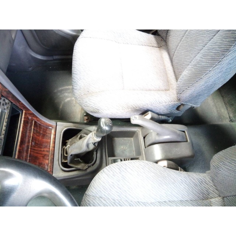 Recambio de consola central para ssangyong korando 2.9 d referencia OEM IAM   