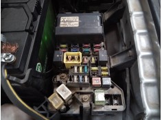 Recambio de caja reles / fusibles para mitsubishi montero (v60/v70) 3.2 di-d avance (5-ptas.) referencia OEM IAM MR583210  