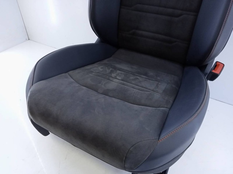 Recambio de asiento delantero derecho para seat ateca (kh7) fr go 4drive referencia OEM IAM   M1-B3-37
