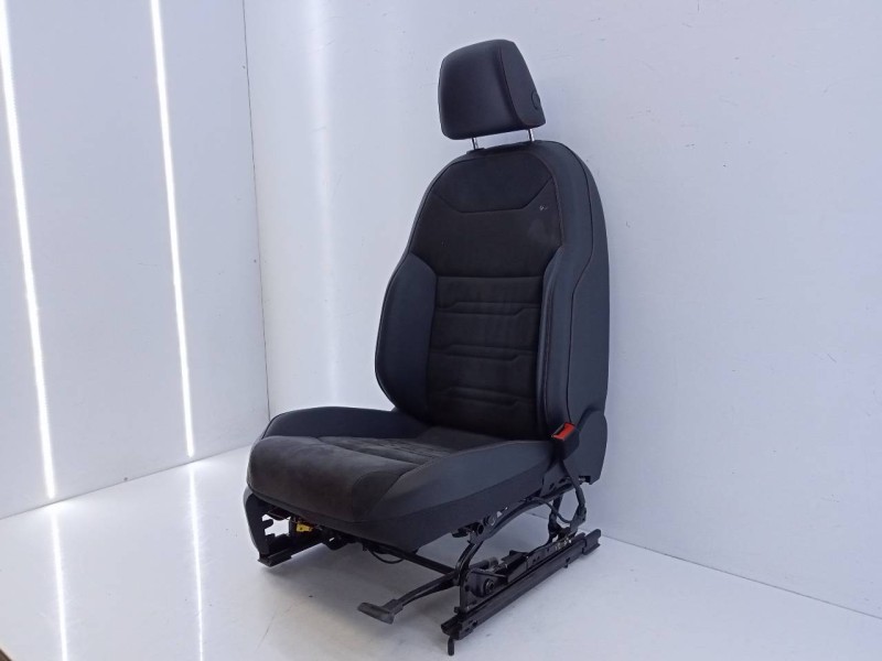 Recambio de asiento delantero derecho para seat ateca (kh7) fr go 4drive referencia OEM IAM   M1-B3-37