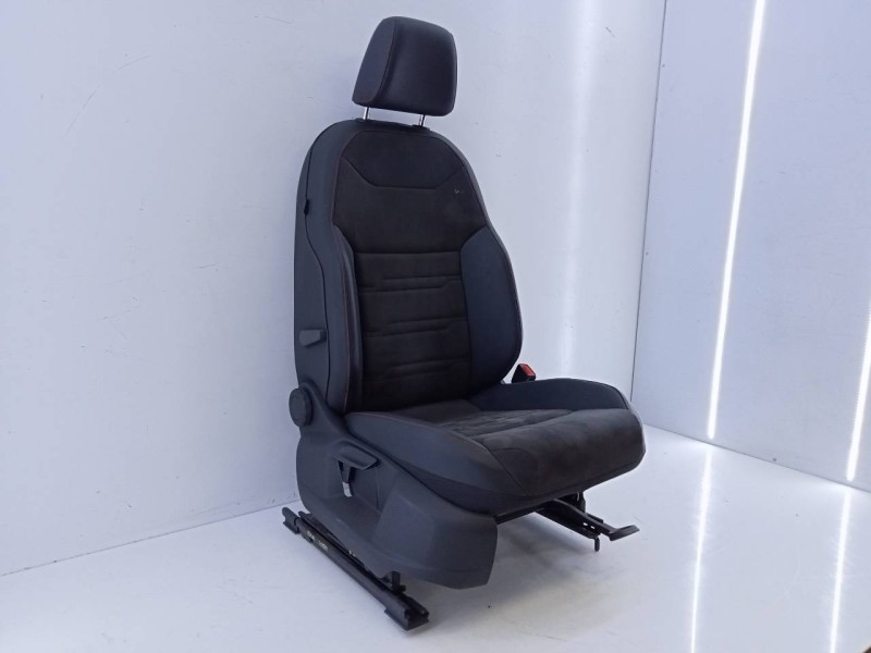 Recambio de asiento delantero derecho para seat ateca (kh7) fr go 4drive referencia OEM IAM   M1-B3-37