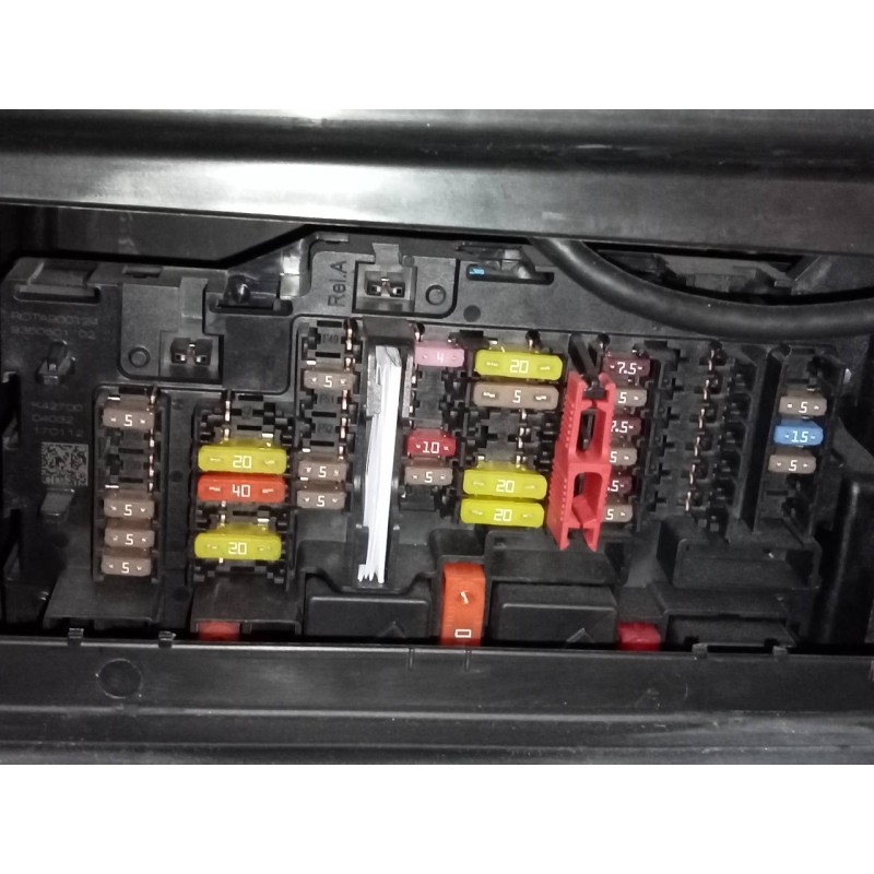 Recambio de caja reles / fusibles para bmw serie x1 (f48) sdrive18d referencia OEM IAM   