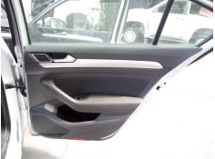 GUARNECIDO PUERTA TRASERA DERECHA 