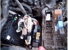 CAJA RELES / FUSIBLES 