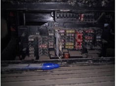 CAJA RELES / FUSIBLES 