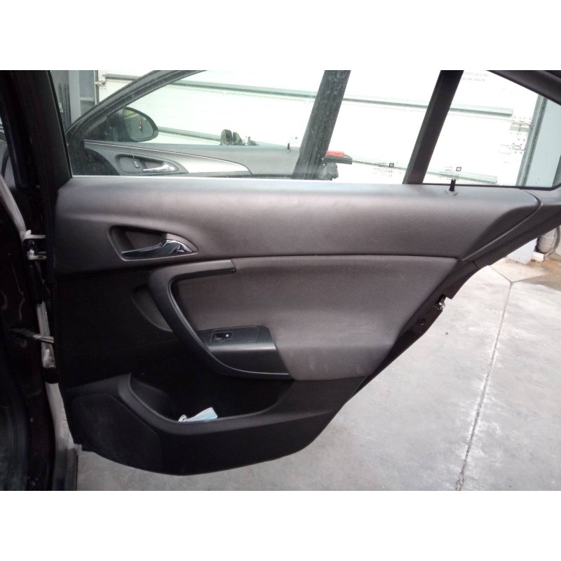 Recambio de guarnecido puerta trasera derecha para opel insignia berlina excellence referencia OEM IAM   